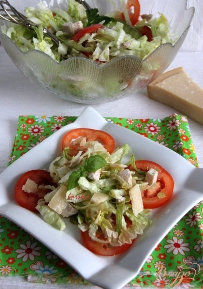 Заправить салат и подавать его с тонко нарезанным пармезаном.приятного аппетита!
