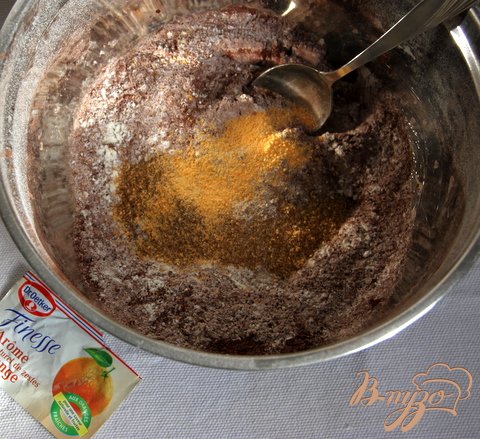 Добавьте коричневый сахар, соль и цедру апельсина (готовая от Д-р Ёткер)