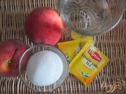 Персики, сахар, чай в пакетиках и вода.Если персики сильно сладкие, то можно добавить немного лимонного сока.
