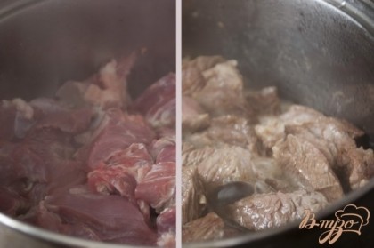 Сложить мясо в разогретую кастрюлю (в идеале толстостенный казан), на дно которой добавлено растительное масло. Поскольку мяса много, оно находится в кастрюле не в один слой, то мясо выпустит много сока, который будет испарятся около 10-15 минут на среднем огне. Мясо нужно периодически перемешивать. Для этого лучше всего использовать плоскую лопатку.