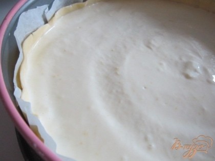 Творожный крем вылить на маковый слой.Пирог поставить на разогретую духовку при 170 гр. на 40 мин.
