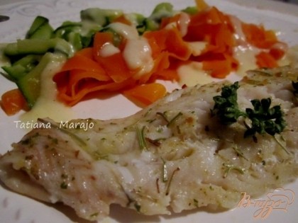 Готово! На тарелку выложить полоски овощей, кусочки рыбы. Отдельно можно приготовить рыбный, лимонный соус ( по желанию) он хорошо подойдет и к рыбе и к овощам.Приятного аппетита !