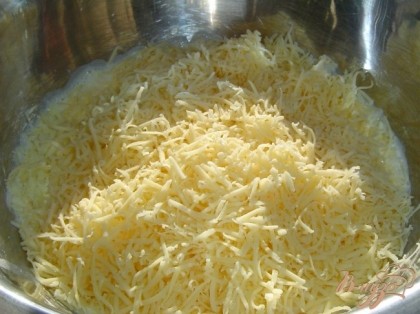 натертый на мелкой терке сыр