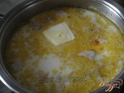 В суп добавить порезанную на кусочки рыбу, не доводить до кипения!!!