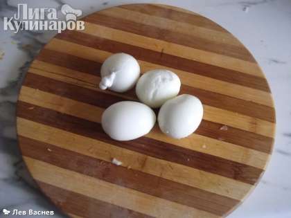 Варёные яйца.