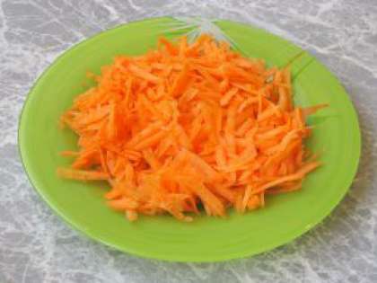 Трем морковь.