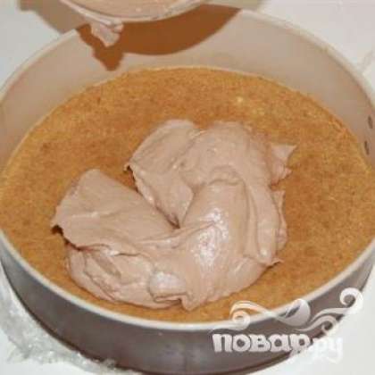 Залить слой крема в форму из 1 чашки.