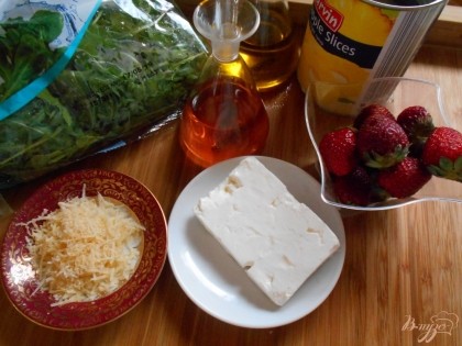 Для салата можно использовать сливочный сыр, твердый сыр или брынзу. Я использую сыр фету.