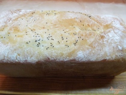 Готовый хлеб остужать на решетке.