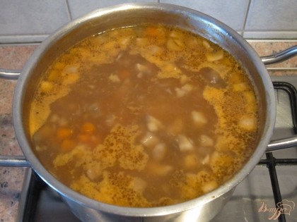 Варить суп до готовности овощей.