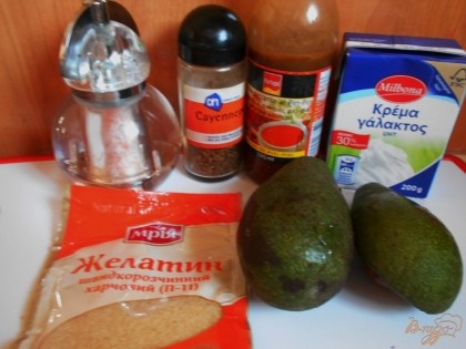 Для приготовления мусса нам понадобятся плоды авокадо, сливки должны быть очень жирные, желатин лучше использовать рассыпной, соус табаско следует добавлять понемногу, это очень острый соус.