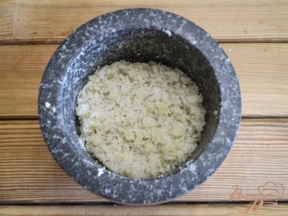 Готово! Адыгейская чесночная соль готова. Хранить в плотно закрытой банке. Использовать для супов, вторых блюд.