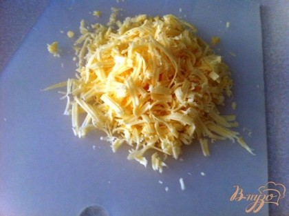 Трем сыр на крупную терку