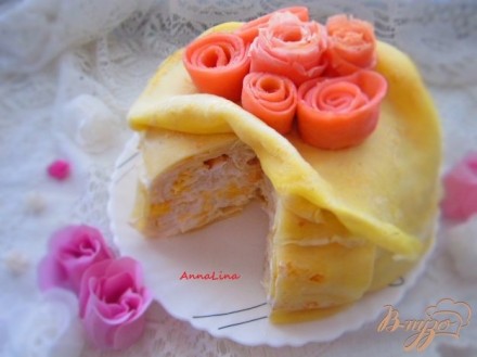 Блинный торт с манго и сметанным кремом