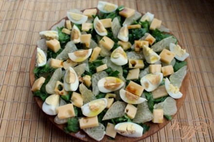 Салат со щавелем сыром и помело