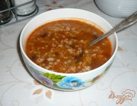 Рисовый томатный суп с фасолью