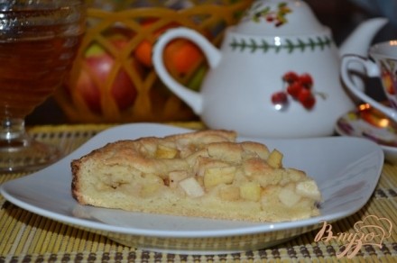 Песочный пирог с яблоками и корицей