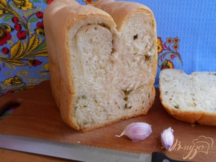 Хлеб с укропом и чесноком в хлебопечке