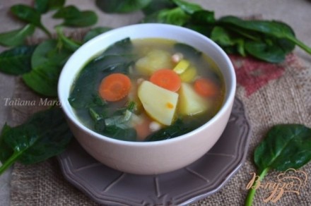 Легкий овощной суп со свежим шпинатом