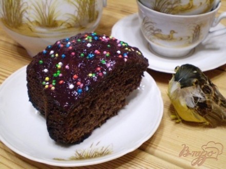 Пирог шоколадный с клубнично-шелковичным вареньем