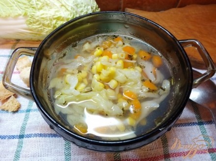 Суп из кукурузы с капустой и морковью