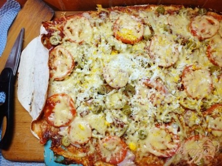 Пицца с ветчиной и болгарским перцем