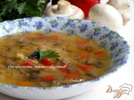 Гороховый суп с грибами и сладким перцем