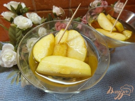 Десерт из яблок вымоченных в роме