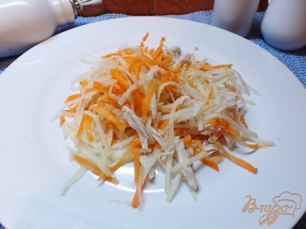 Салат мясной с морковью и дайконом