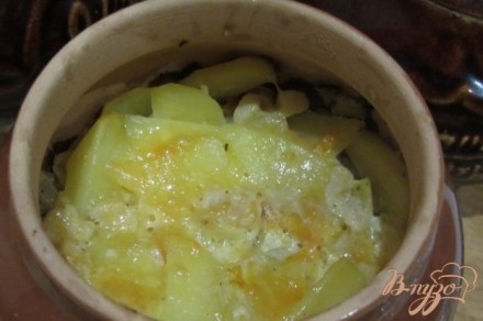 Картофель запечный в горшочках с шафраном.