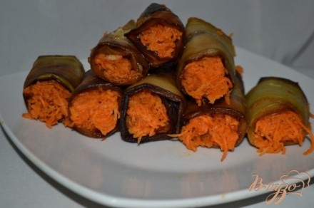 Рулеты из баклажан с корейской морковью