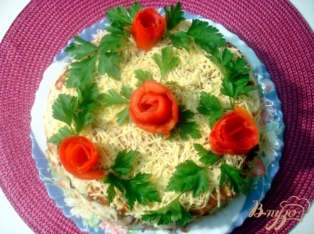 Закусочный пирог из капусты и грибов