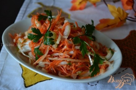 Морковный салат с кальмарами