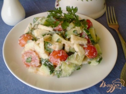 Овощной салат с кольраби