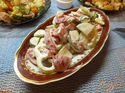 Салат с сырыми кабачками