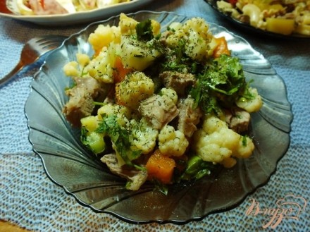 Мясной салат с отварными овощами