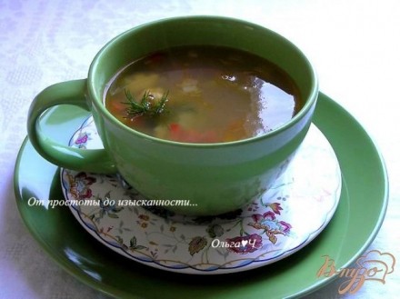 Легкий горохово-овощной суп с мидиями