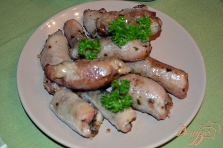 Свиные пальчики с начинкой из грецкого ореха и зелени