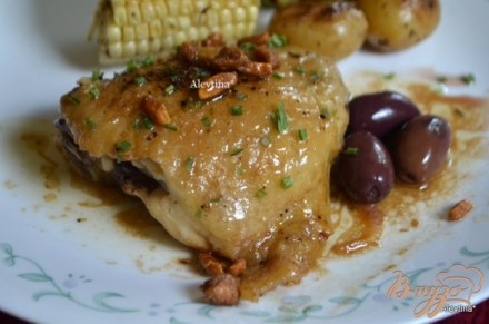 Курица в бальзамическом уксусе с оливками и орехами