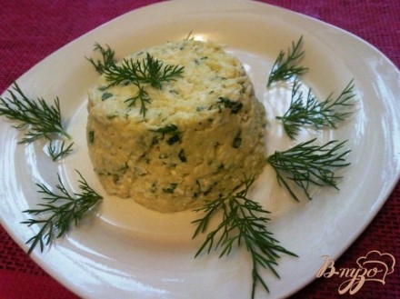 Салат из сыра и яйца