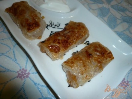 Мини-пирожки из рисовой бумаги с яблочной начинкой