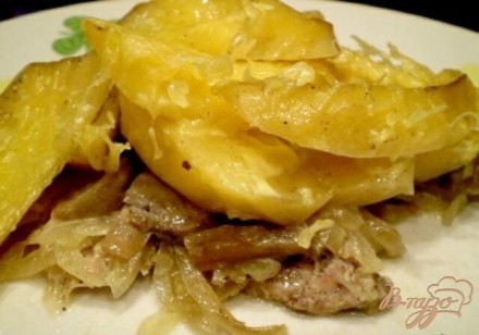 Картофель с мясом и грибами запеченный под сыром