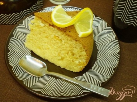 Лимонный пирог с кусочками кураги
