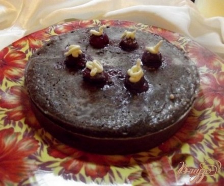 Шоколадный пирог с вишней и шоколадом