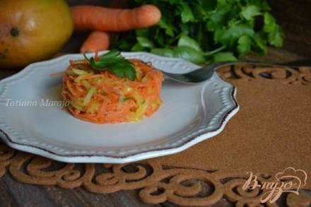 Салат с морковью и манго