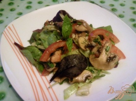 Овощной салат с грибами