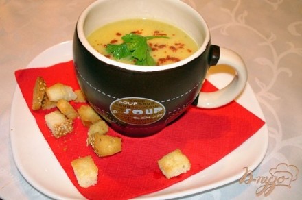 Суп из кабачков с гренками