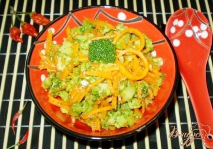 Салат из брокколи и моркови по-корейски