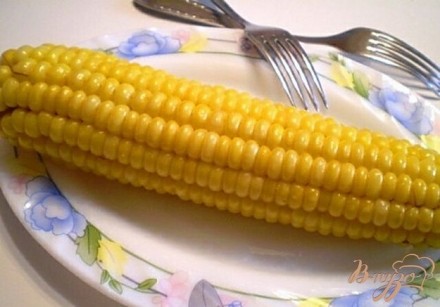 Кукуруза с маслом и солью