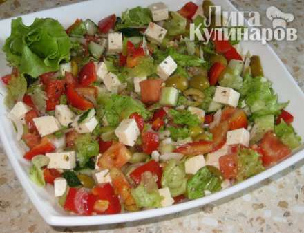 Греческий салат с брынзой